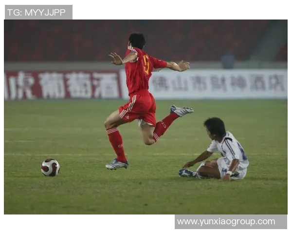 足球球星精彩瞬间与特点解析图解：从技术到风格全面展示